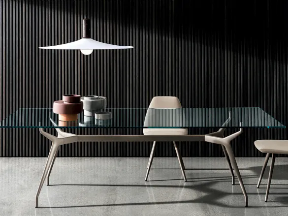 Tavolo Arkos rettangolare in vetro con base in alluminio di Sovet