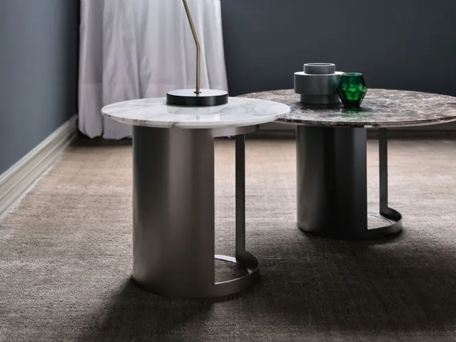 Tavolino rotondo in marmo con base in metallo Ci di Bodema