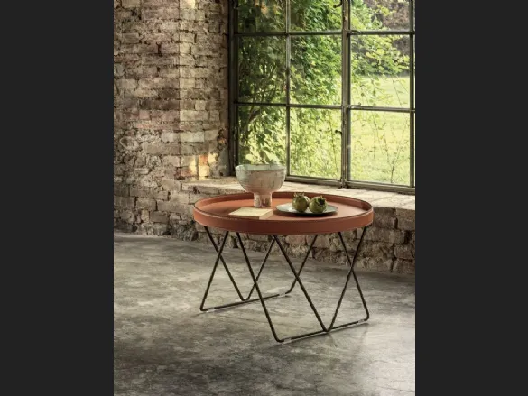 Tavolino con struttura in acciaio laccato e piano in cuoio Flexus di Bontempi
