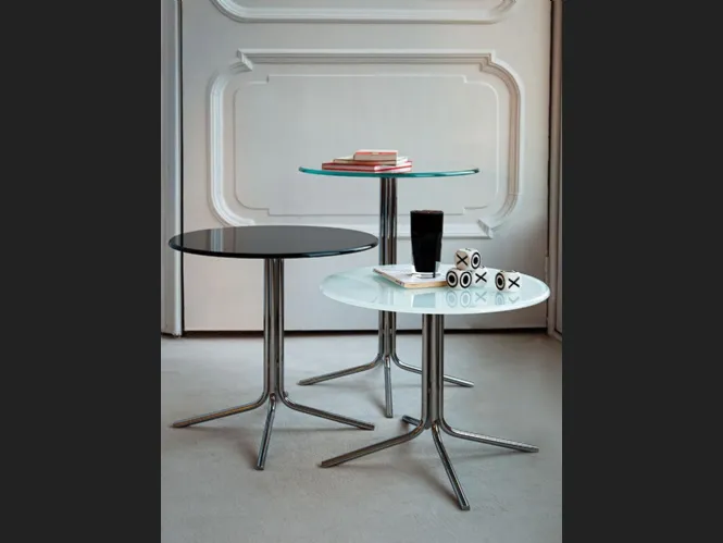 Tavolini Genius con top rotondo in vetro e base in metallo di Sovet