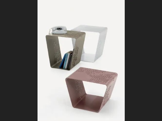 Tavolino contenitore in metallo laccato di design traforato Pattern di Bontempi