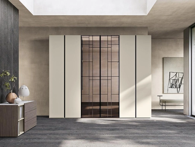 Armadio con ante battenti in laccato e a soffietto in vetro Comp N20 in laccato e vetro di Mobilgam