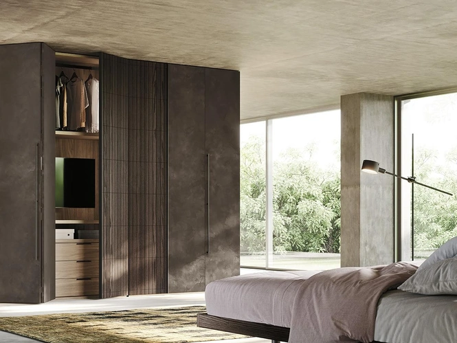 Armadio con ante a soffietto in legno e spatolato Comp N24 di Mobilgam