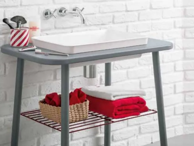 Mobile da bagno laccato opaco con top in mineral marmo Acqua e Sapone 02 di Birex
