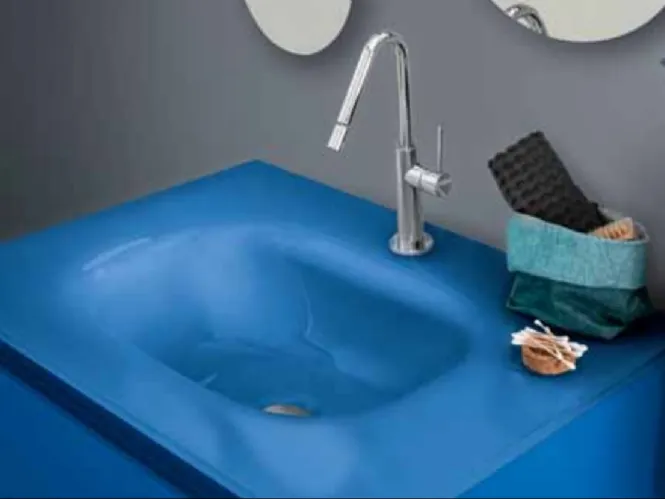Mobile bagno sospeso di design con top in vetro laccato lucido blu genziana Campus 05 di Birex
