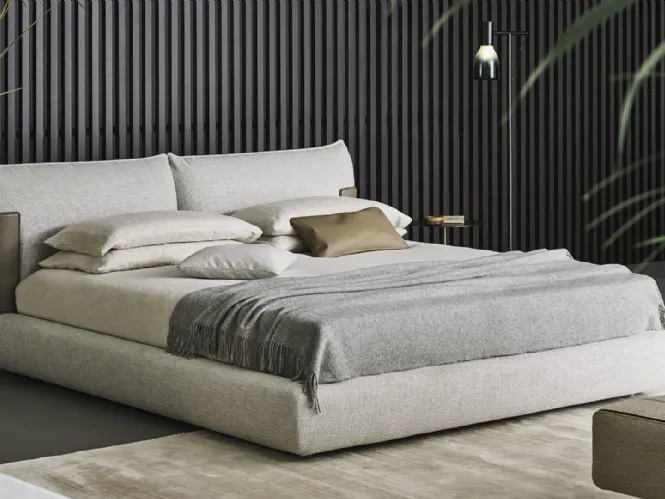 Letto in tessuto imbottito con testiera e box contenitore Blend Bed di Bonaldo