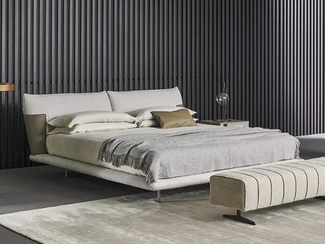 Letto in tessuto imbottito con testiera Blend Bed di Bonaldo