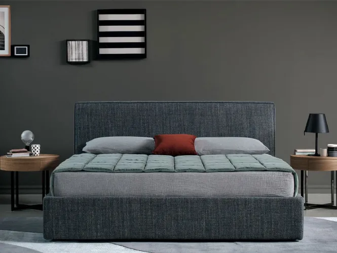 Letto New Alicante in legno e tessuto di Bodema