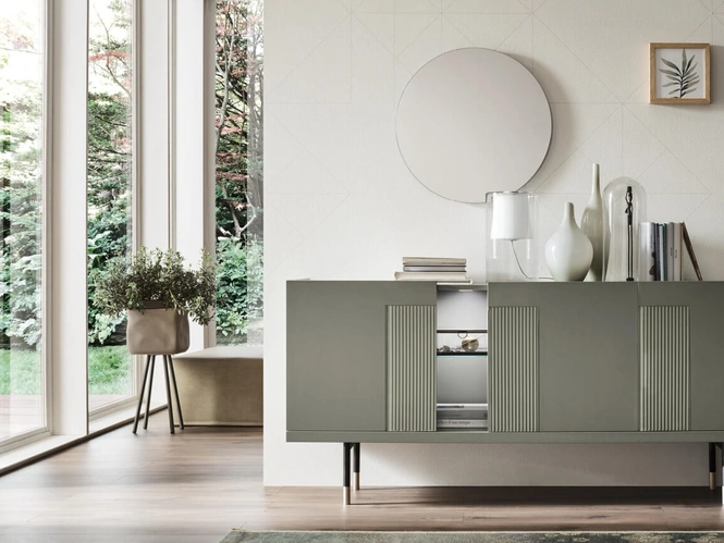 Madia Aura Glass in laccato con inserti decorativi di Maronese