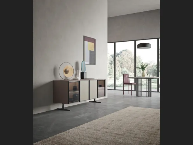 Madia in laccato opaco terra con ante in vetro bronzato e cemento écru Glass 2 di Orme