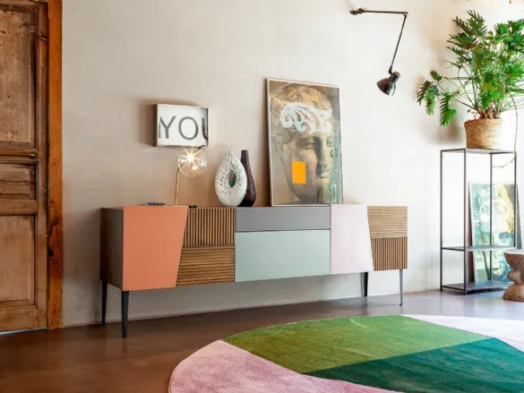 Madia Zero16 Creativa formata da pannelli in legno con varie finiture di Devina Nais
