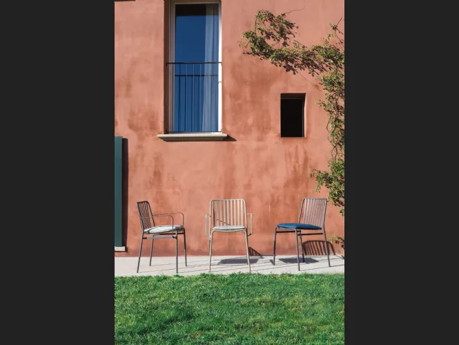 Sedia impilabile Street Outdoor con struttura in acciaio laccato per outdoor di Ingenia