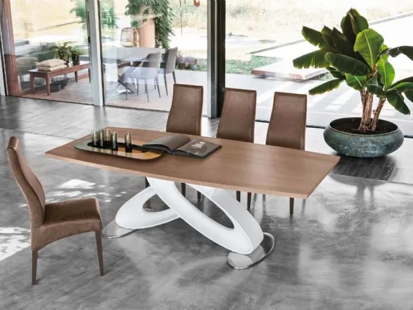 Tavolo design con piano in legno Eclispe 230 di Target