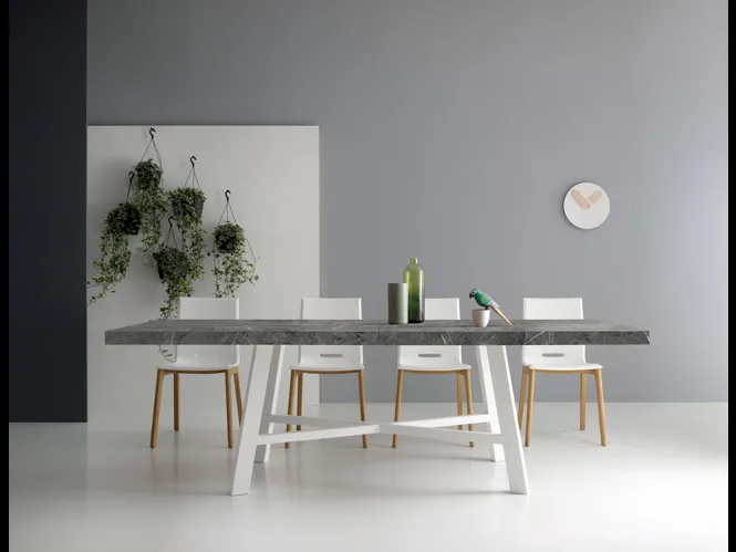 Tavolo Thor Allungabile con piano in laminato effetto marmo di Pointhouse