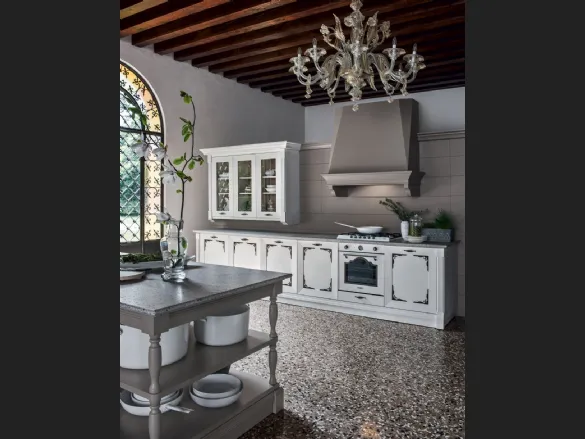 Cucina Classica con isola in laccato opaco seta bianco e seta creta Etoile Splendour di Cesar