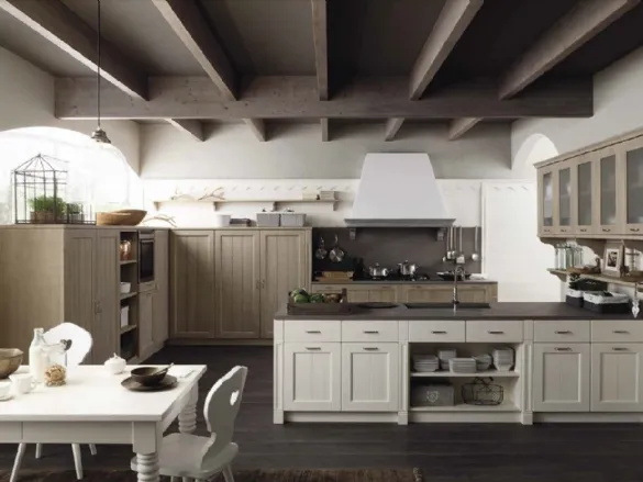 Cucina Classica con penisola in legno con finitura Neve e Nocciola con top in pietra Tabià T01 di Scandola