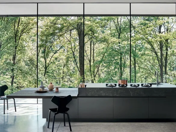 Cucina Design lineare Maxima 2-2 Peaceful Wilderness in laccato seta Titanio con top in Dekton Kelya di Cesar