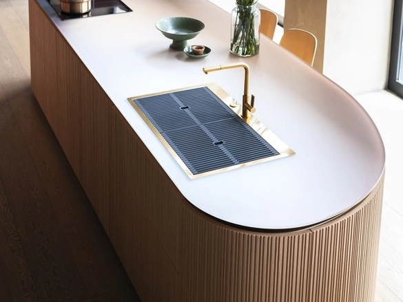 Cucina Design a isola Tangram Bending Brightness di Cesar