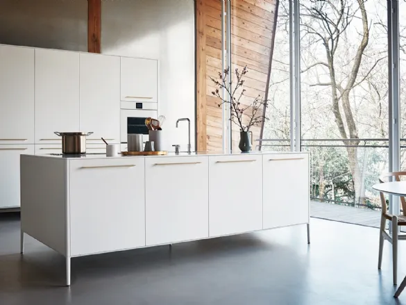 Cucina Design lineare Unit Creative Harmony in laccato Seta Bianco di Cesar