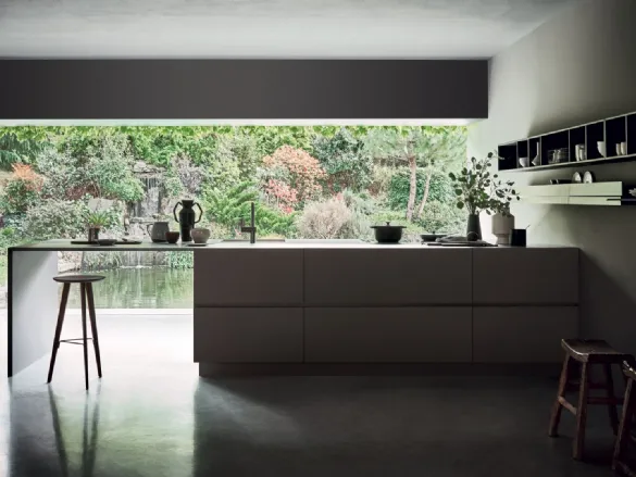 Cucina su misura lineare con penisola N_Elle Outstanding Lightness in laminato Fenix Pietra di Cesar