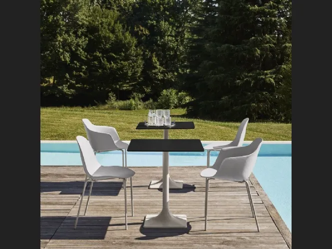 Tavolino con base in acciaio laccato Alis Outdoor di Bontempi