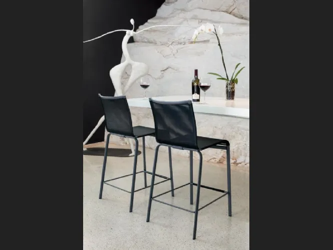 Sgabello da giardino Net SG Outdoor con seduta in Texplast e struttura in acciaio laccato di Bontempi