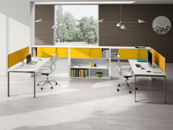 Scrivania Operativa Loft 02 in laccato bianco con armadietto ad anta scorrevole giallo di Colombini Office