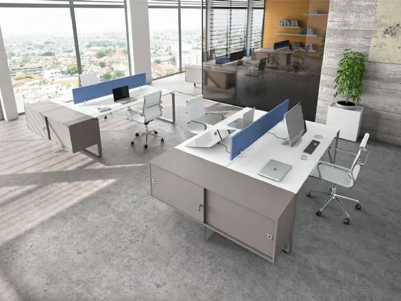 Scrivania Operativa Loft 03 in laccato bianco con separè azzurro e cassettiere in metallo di Colombini Office